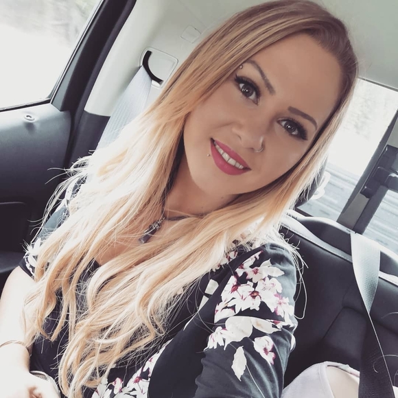 Meet your Posher, Megan - Picture 1 of 1